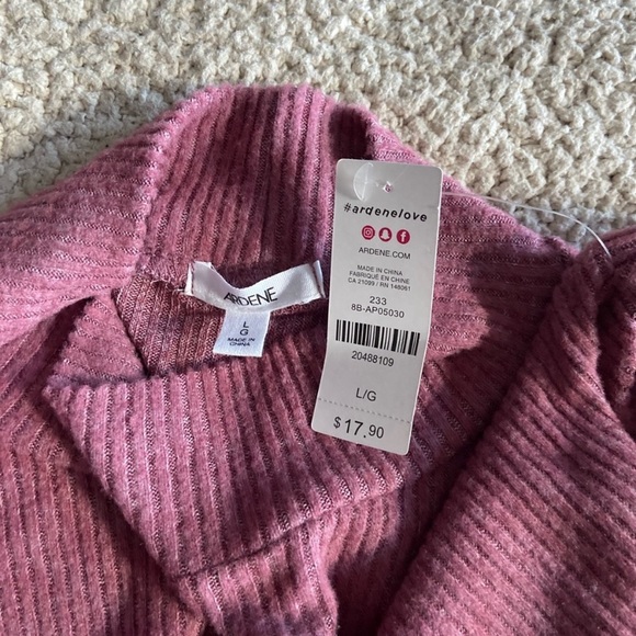 🌸 Ardene 🌸 mock neck crop top - Picture 3 of 6